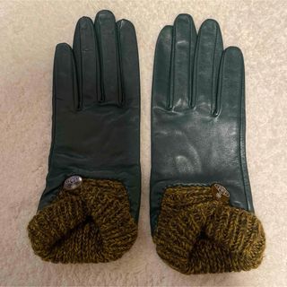 Vivienne Westwood（手袋 ・ グリーン・カーキ/緑色系）のフリマ