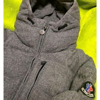 MONCLER - MONCLER極美品定20レアワッペン黒刺繍！ウールダウン