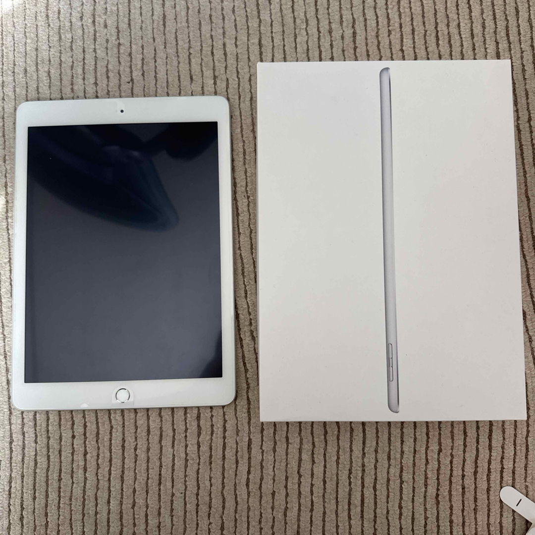Apple - アップル iPad 第5世代 WiFi 128GB シルバーの通販 by くろ's
