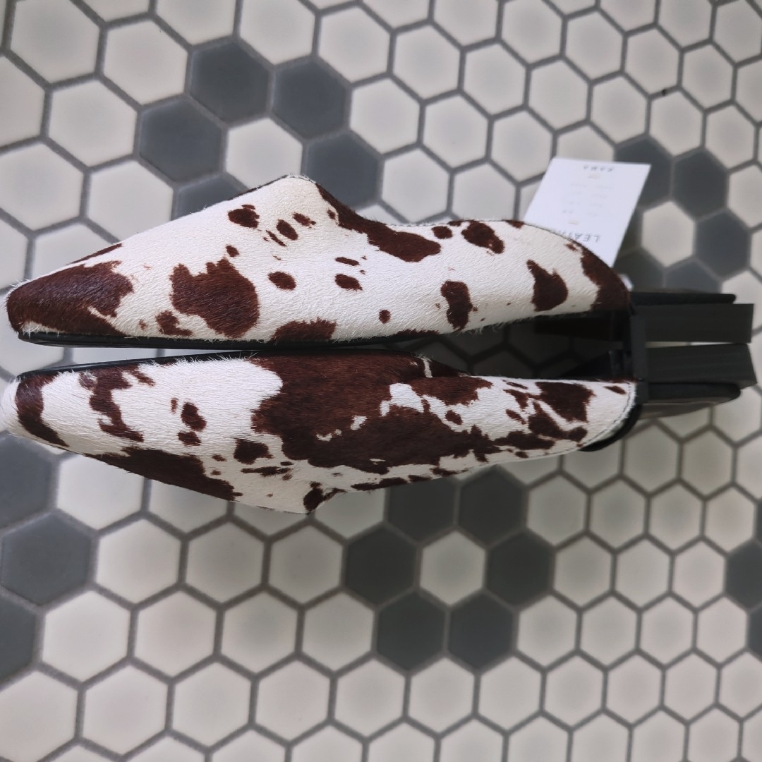 ZARA - 未使用 ZARA レザー ミュール 牛柄 サンダル ハラコ風 23.5