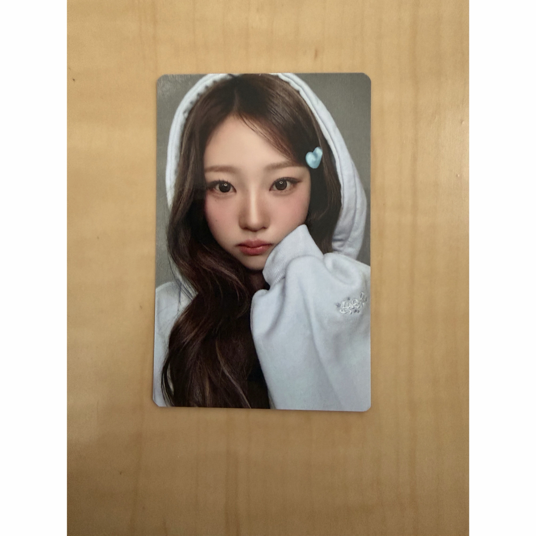 Hearts2Hearts focus MD HOODIE ステラ トレカ