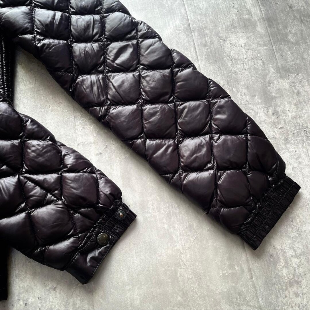 タトラス キルティング クロス 刺繍ロゴ シャイニーダウンジャケット