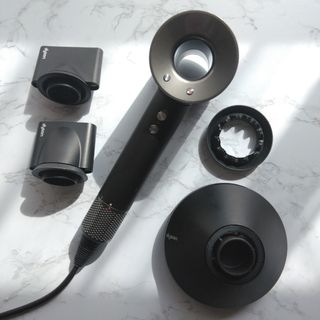 Dyson（ドライヤー）のフリマアイテム一覧