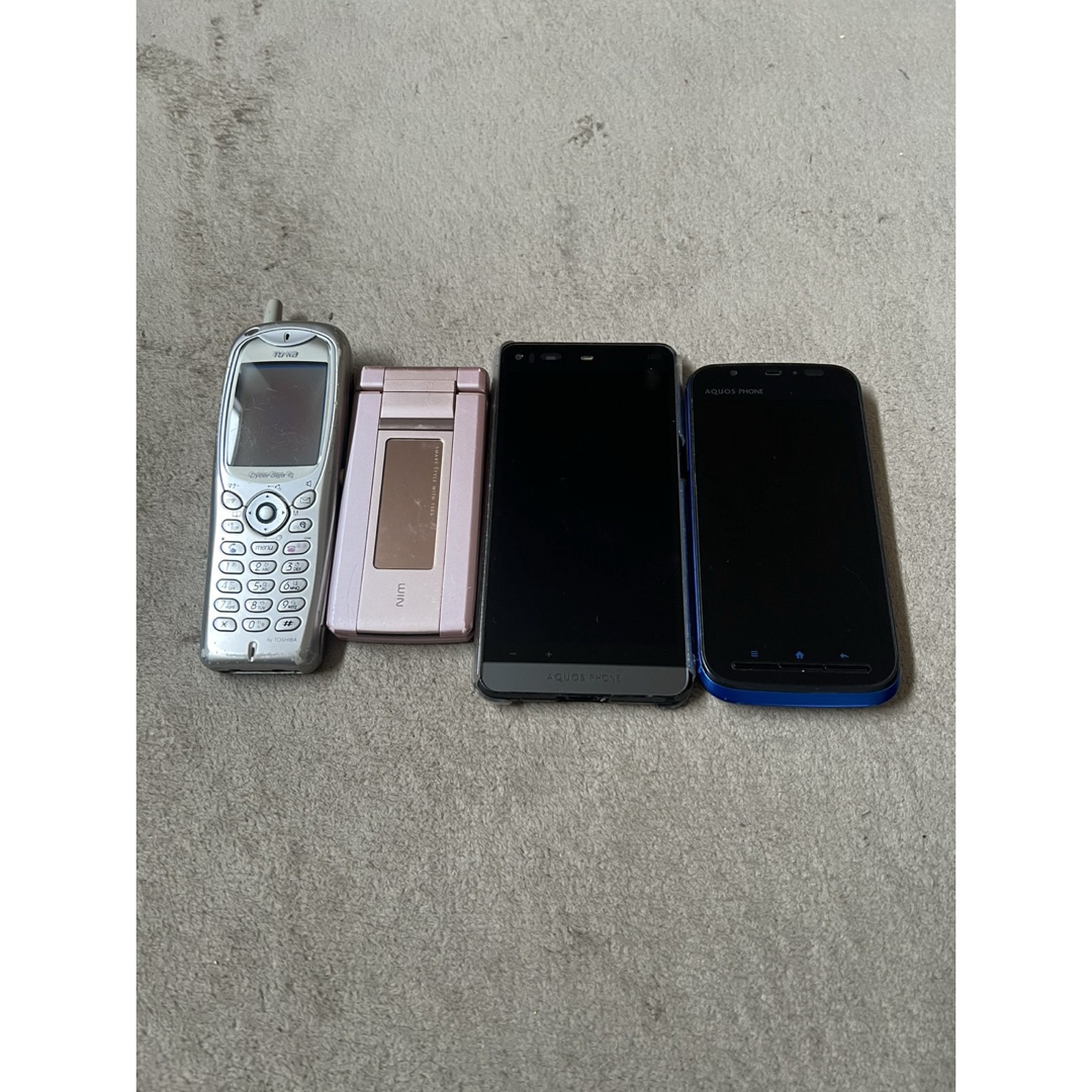 ガラケー スマホ まとめ 4台 セット ジャンク 携帯電話の通販 by たげ