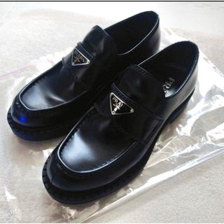 PRADA（ローファー/革靴）のフリマアイテム一覧