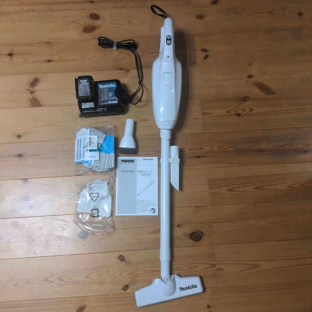 Makita - 中古 makita ハンディクリーナー CL107FDSHWの通販 by まりこ