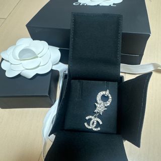 CHANEL - ✔︎Vintage CHANEL Pierce の通販 by 06｜シャネルならラクマ