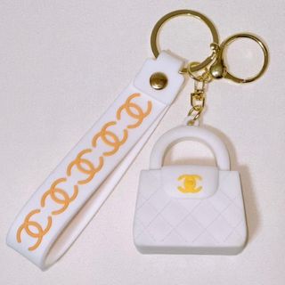 CHANEL（ホワイト/白色系）のフリマアイテム一覧