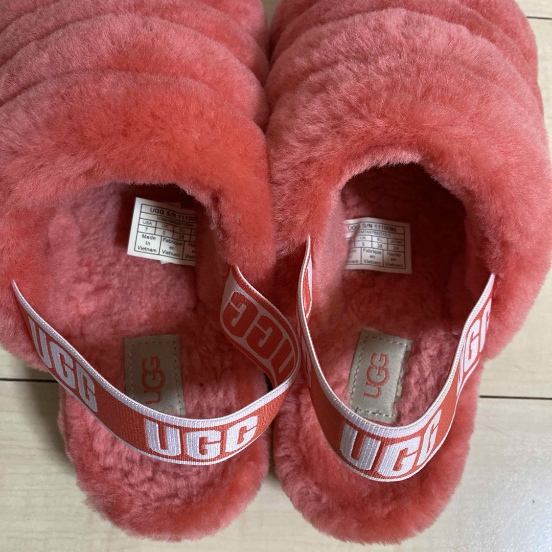 UGG - 美品 UGG アグ フラッフ イヤー スライド ファー サンダル 24の