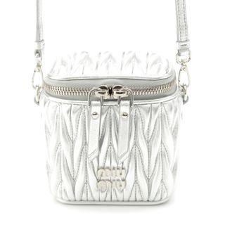 MIU MIU（ショルダーバッグ ・ シルバー/銀色系）のフリマアイテム一覧