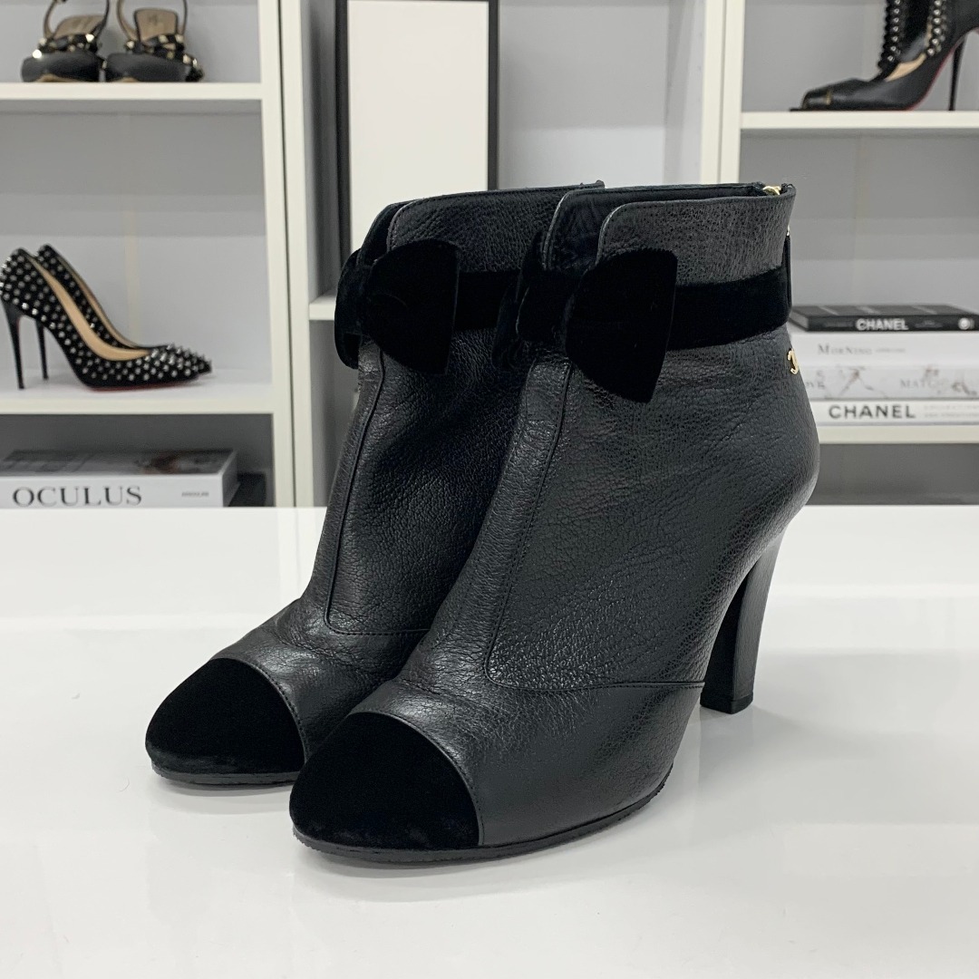 CHANEL - M13027 シャネル ココマーク リボン レザー ベロア ショート