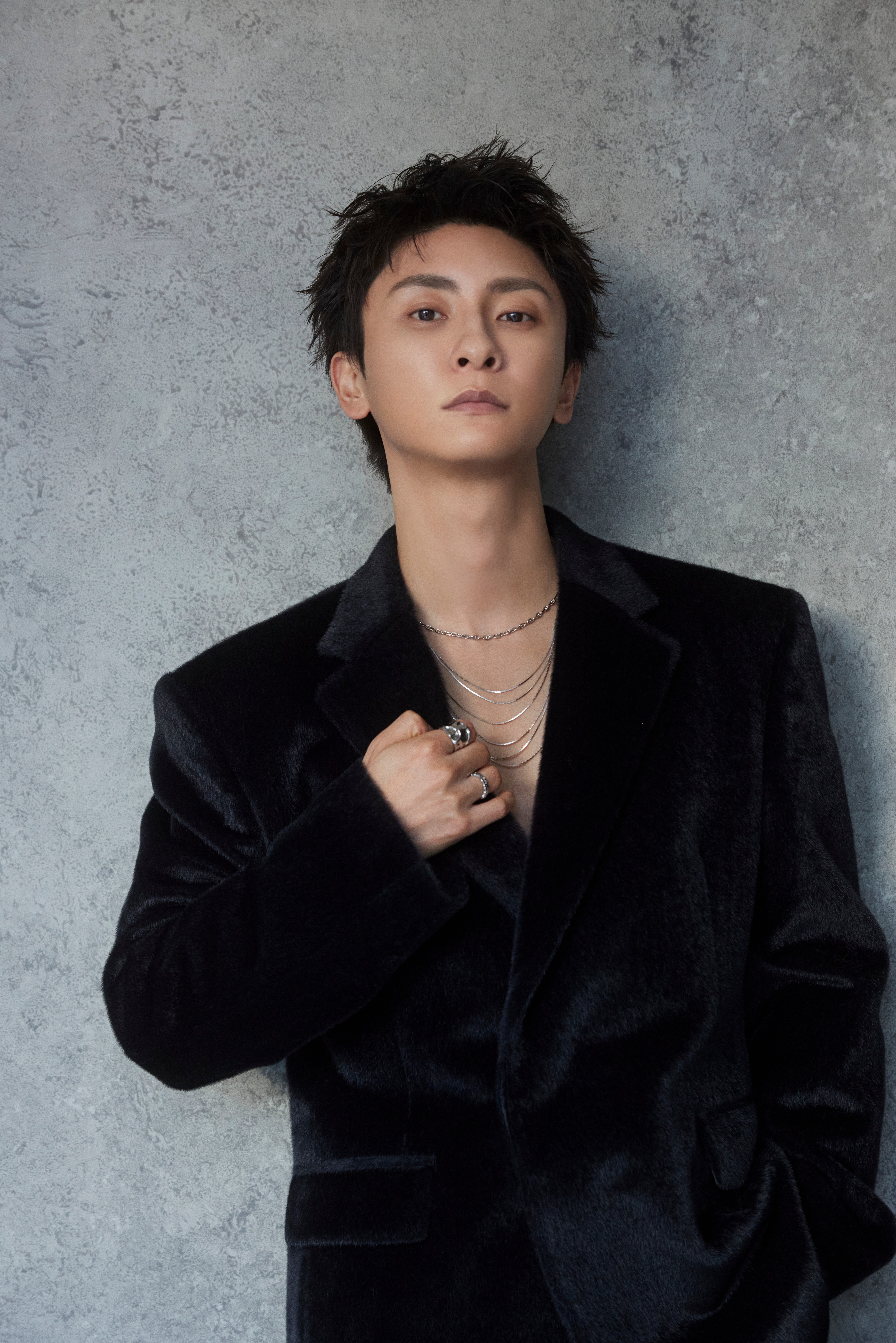 プロフィール | 與真司郎 | アーティスト・作品 | エイベックス・ポータル