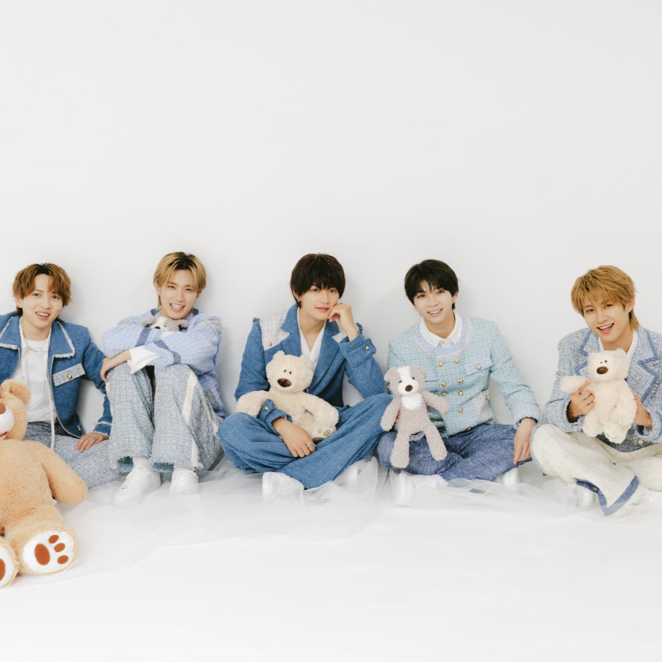 M!LK】ぬいぐるみとの撮影は「ちょっと照れくさかったです（笑）」 - JJ