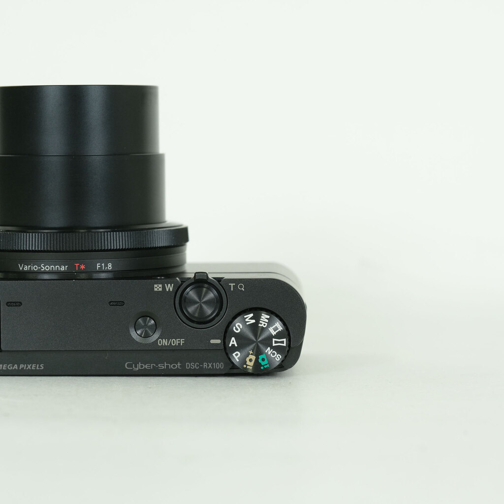 SONY Cyber-shot DSC-RX100の出品 | ONE SCENE（ワンシーン）