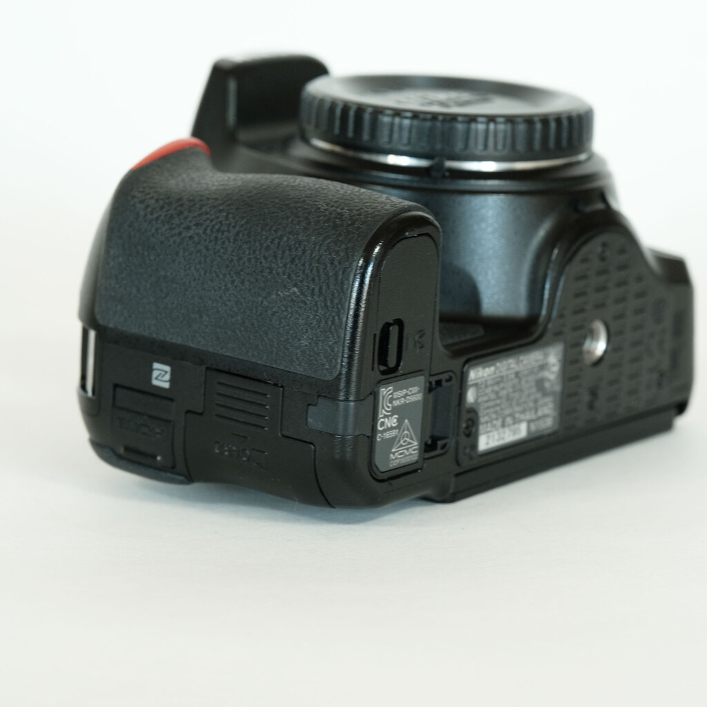 Nikon D5600の出品 | ONE SCENE（ワンシーン）