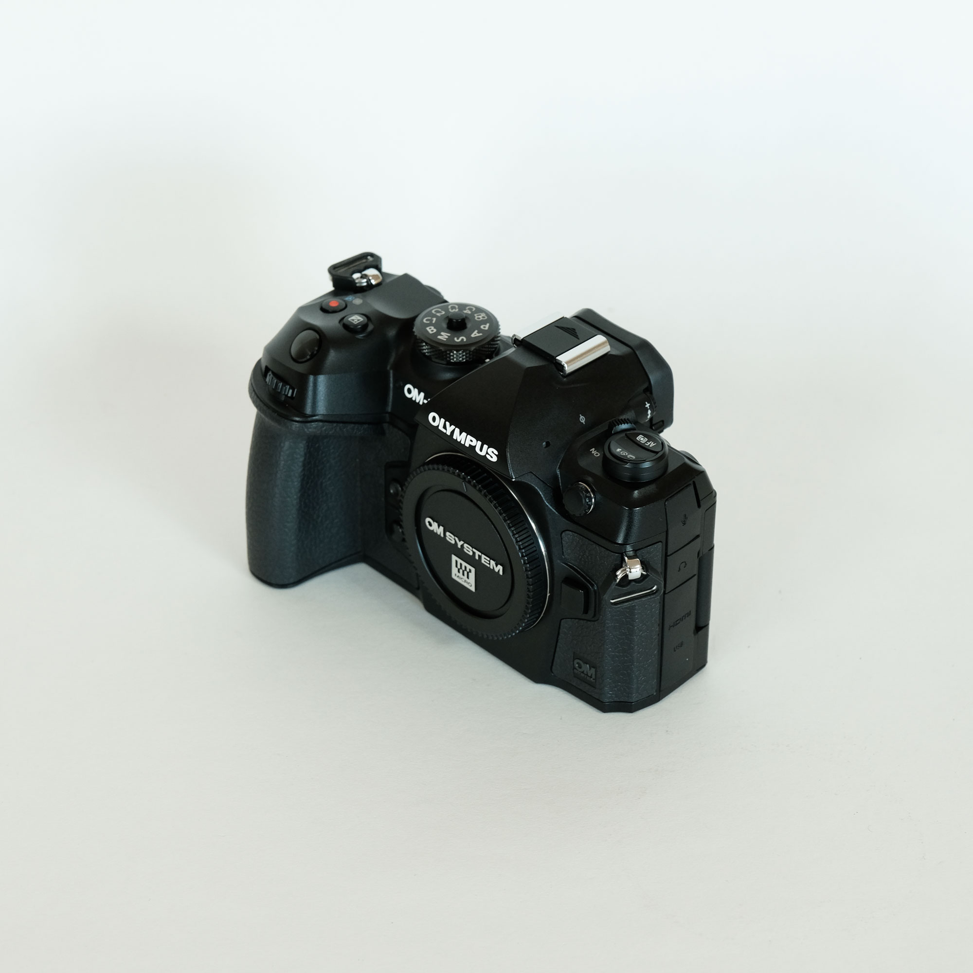 OM SYSTEM OM-1を徹底解説。愛用者のレビュー・作例付き | ONE SCENE