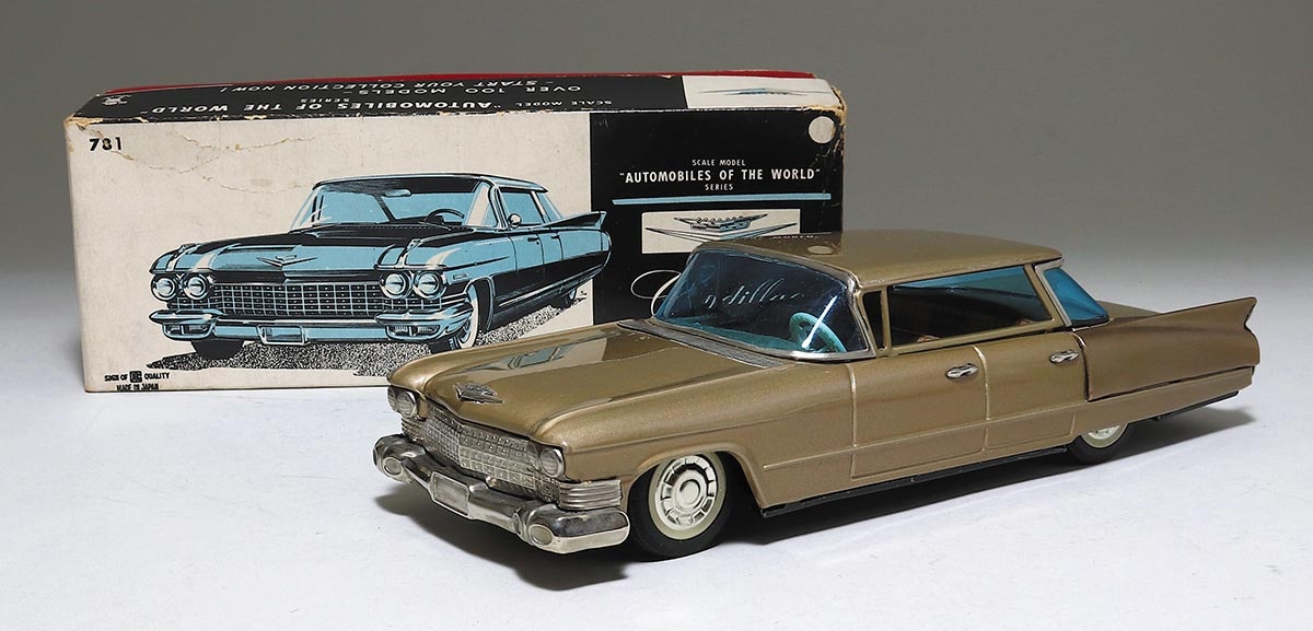 バンダイ キャデラック セダン（カーキ）