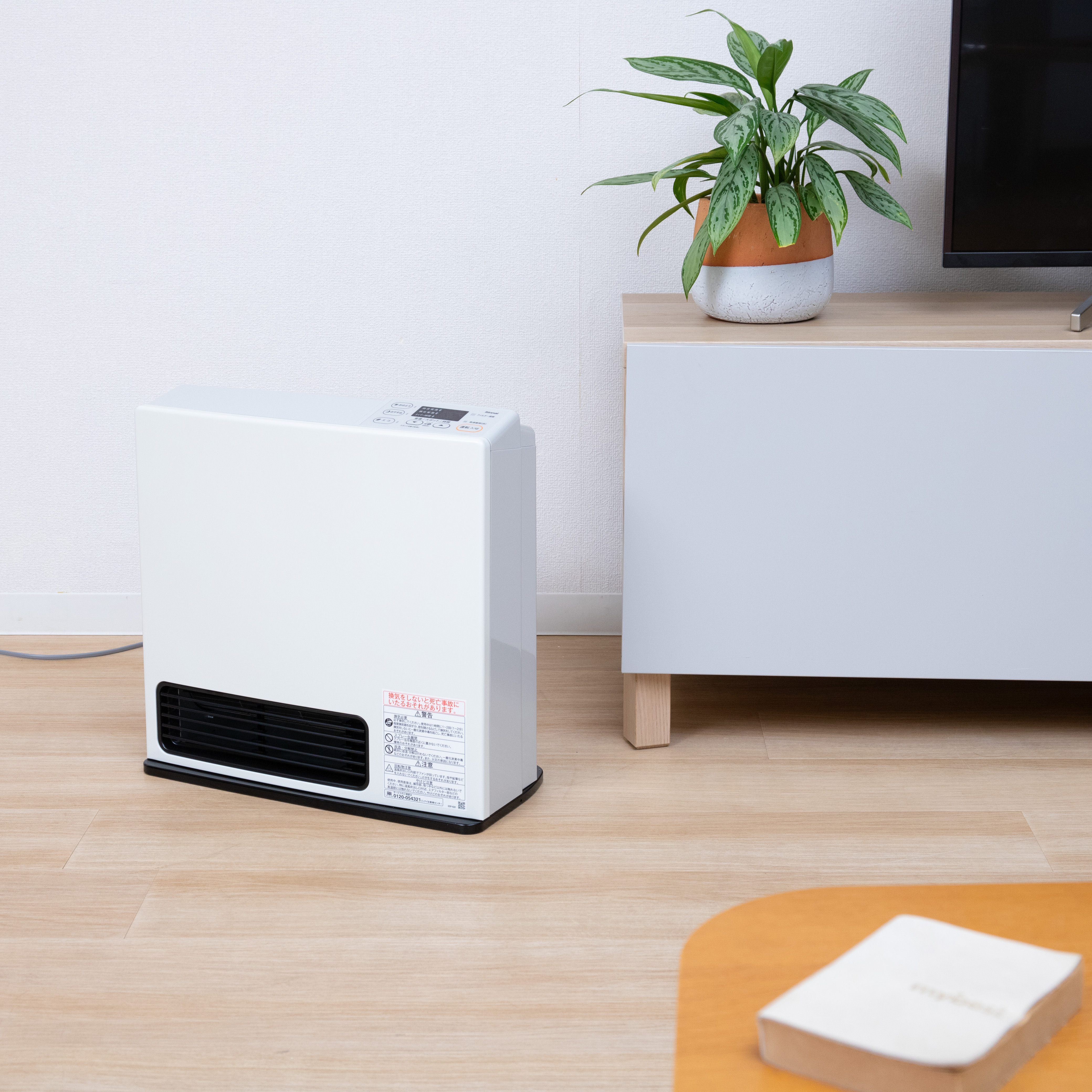 新品未使用 ガスファンヒーターRC-41FSF（W） 2017年出荷商品 美品 TOHO