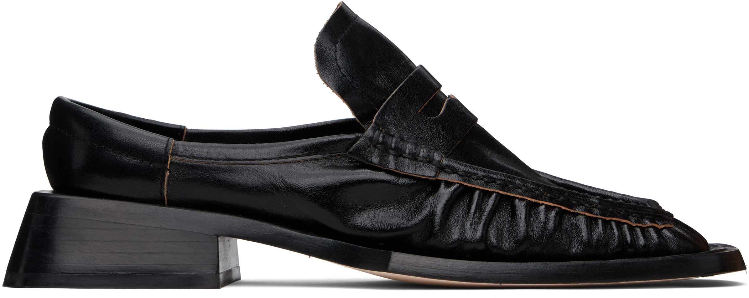 Miistaのブラック Isla ローファーがセール中