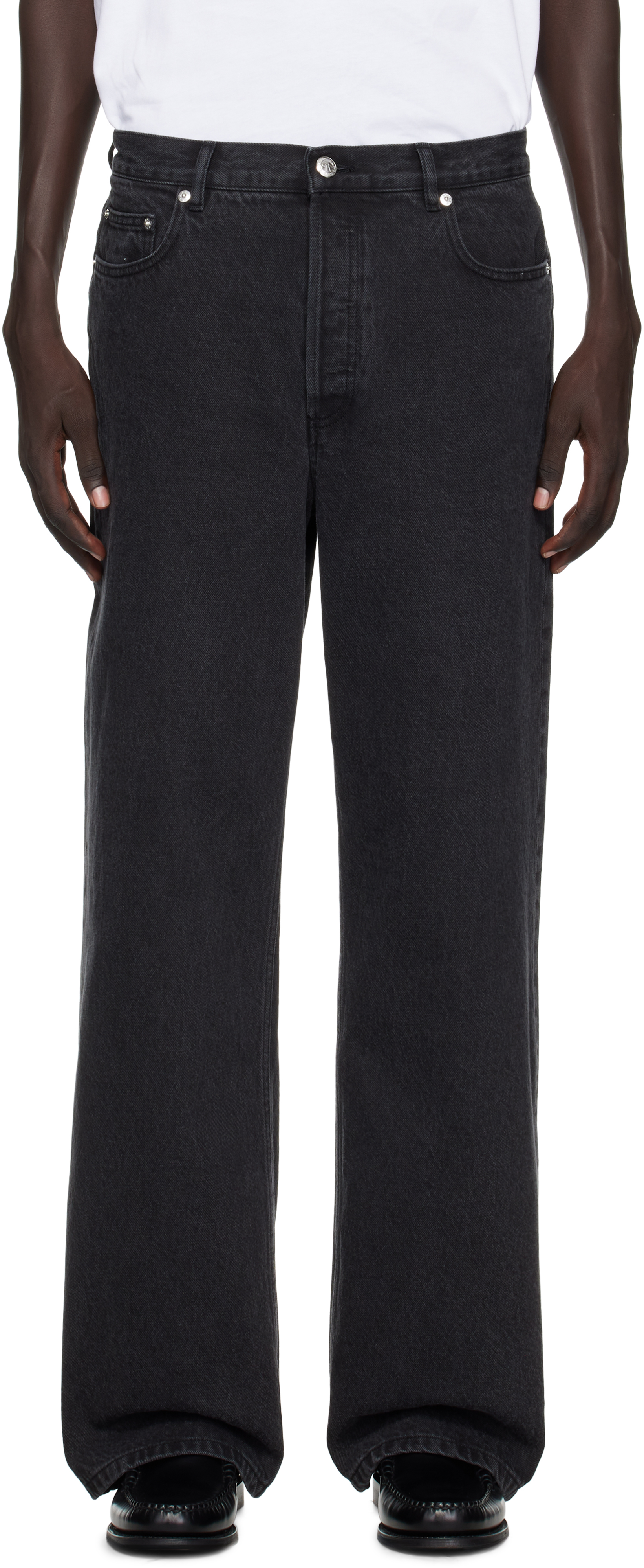 A.P.C.のブラック Aaron ジーンズがセール中