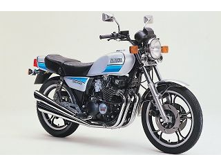 XJ400に適合する｜マフラーの商品一覧｜バイクパーツ・用品の総合
