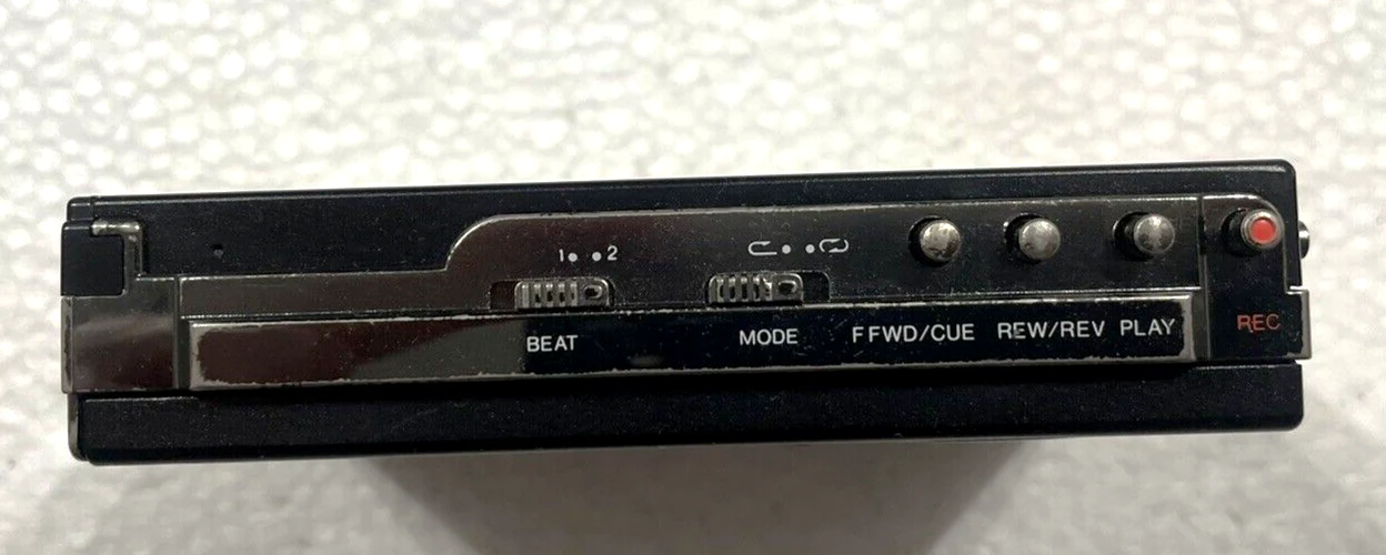 Sanyo JJ-R4 ▷ Walkman.land