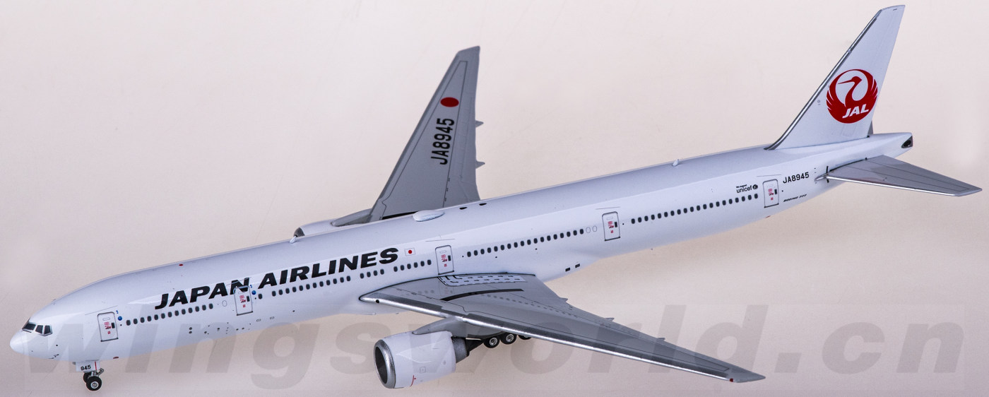 PH04450 Japan Airlines 日本航空Boeing 777-300 JA8945 Phoenix 1:400