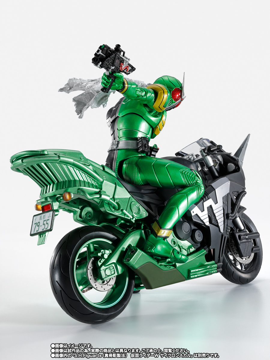 仮面ライダーW専用バイク『S.H.Figuarts ハードボイルダー（風都探偵