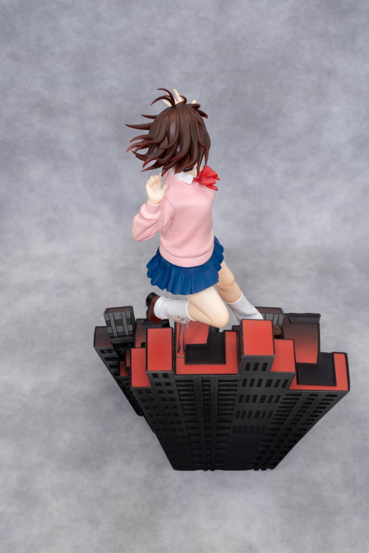 TAITO『DRESSTA《ダンダダン》モモ』彩色済み完成品、タイトルロゴを配