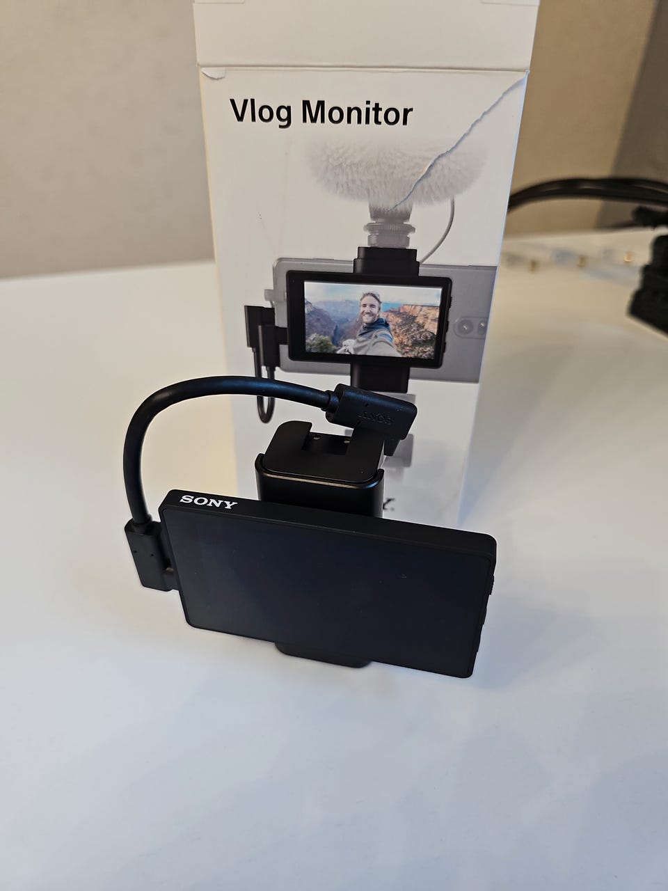 Sony Vlog monitor XQZ-IV01 | Tori