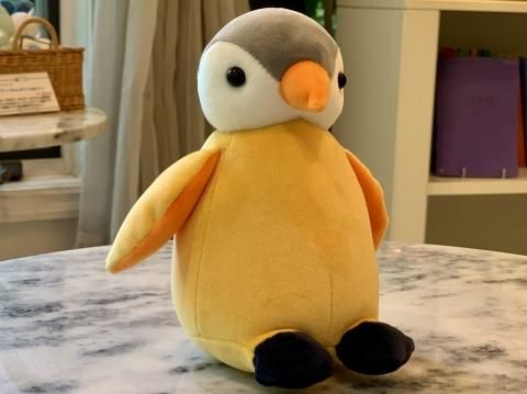 むにゅぐるみ＞ジェイムズ | オレンジ色のペンギンのぬいぐるみ - 葉