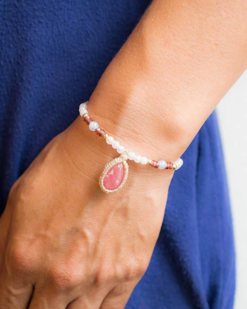 インカローズ／マクラメブレスレット - 天然石＋マクラメアクセサリー