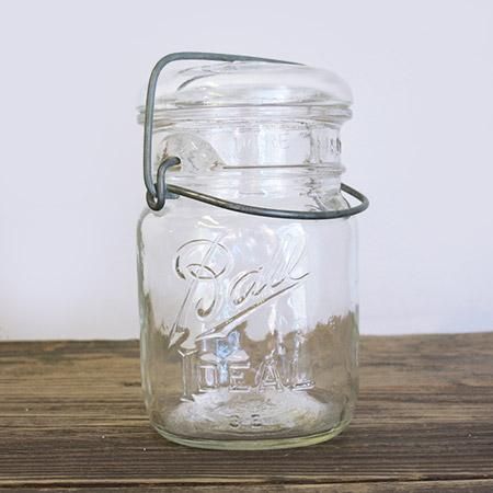 ボール社（Ball社）のヴィンテージメイソン・ジャーです。