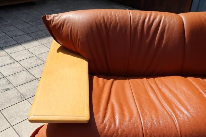 高級家具ブランドMORISHIGE(モリシゲ)のエレガントなデザインの総皮革