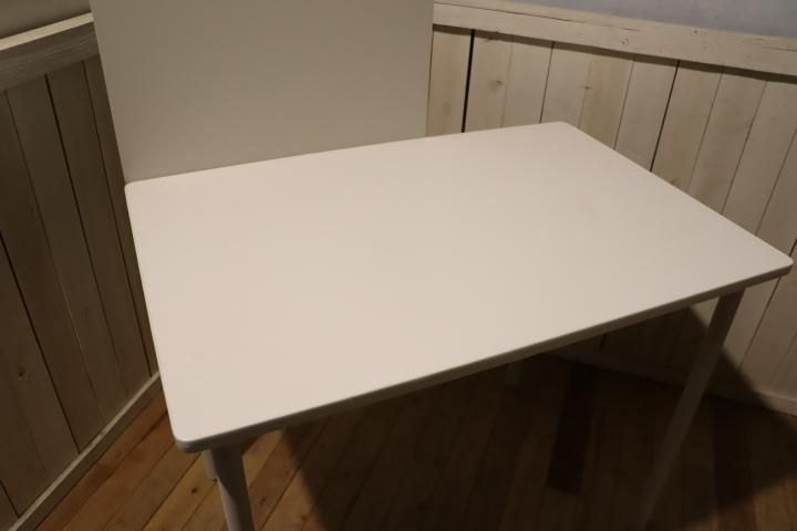 人気の無印良品(MUJI)よりシステムデスク/パーティション付です