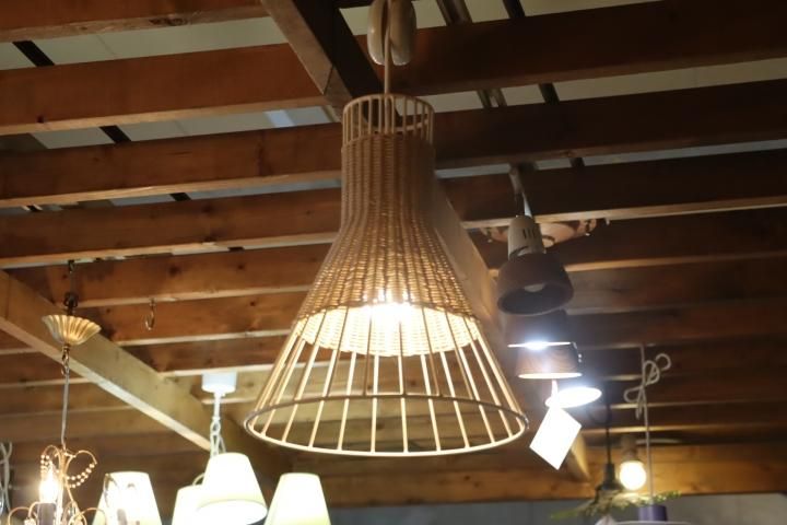 IDEE(イデー) LILIUM LAMP S(リリウムランプS)です。/ラタンと細い