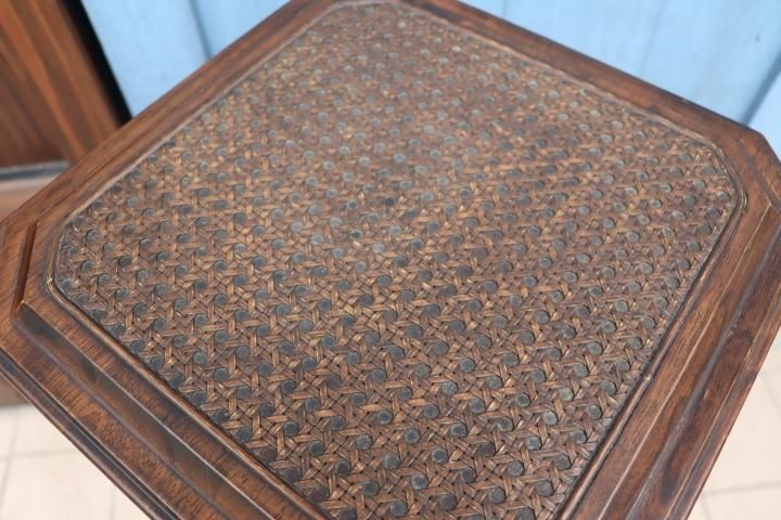 アメリカのメーカーThe Bombay Company(ボンベイ カンパニー)のサイド