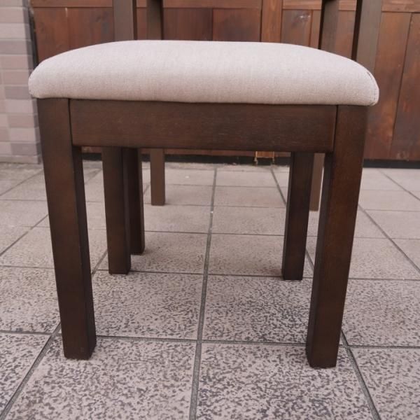 稀少なタモ材を使用した無印良品(MUJI)のドレッサー/スツールです