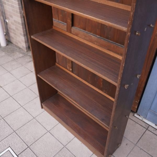 昭和レトロなヴィンテージテイストシェルフです。使い込まれた風合いが