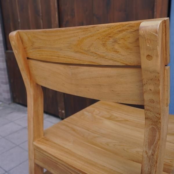 unico(ウニコ)のSOTO(ソト) ダイニングチェアです。チーク無垢材を全面