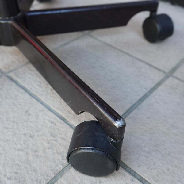 Jorgen Rasmussen(ヨルゲン・ラスムッセン)デザイン KEVI Chair