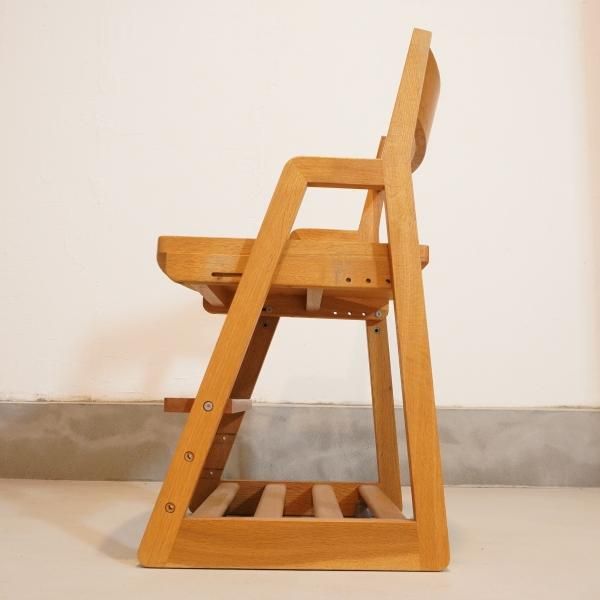 HIDA(飛騨産業) キツツキマーク オーク材 デスクチェアー。成長に