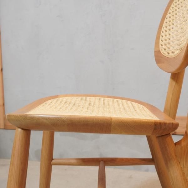 IDEE(イデー)のCONVENTO(コンヴェント)チェア。丸みを帯びたフォルムと