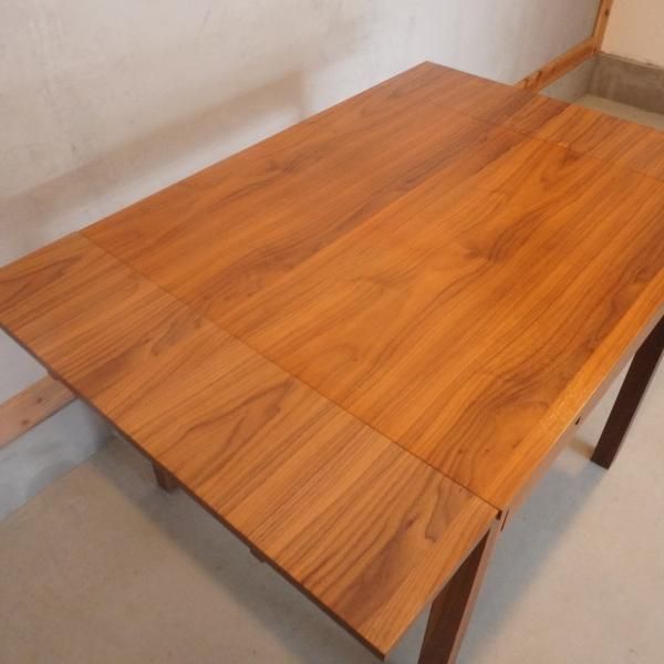 無印良品(MUJI)のウォールナット材 エクステンションテーブルです