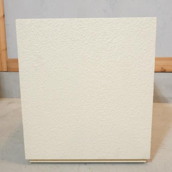 ZARA HOME(ザラホーム)のキューブテーブル/オフホワイトです。質感豊か