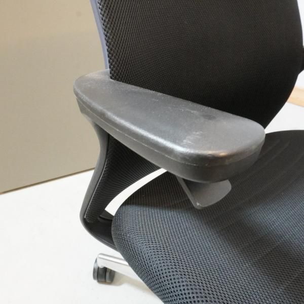 KOKUYO(コクヨ)のM4 オフィスチェアです。コクヨ独自のオート
