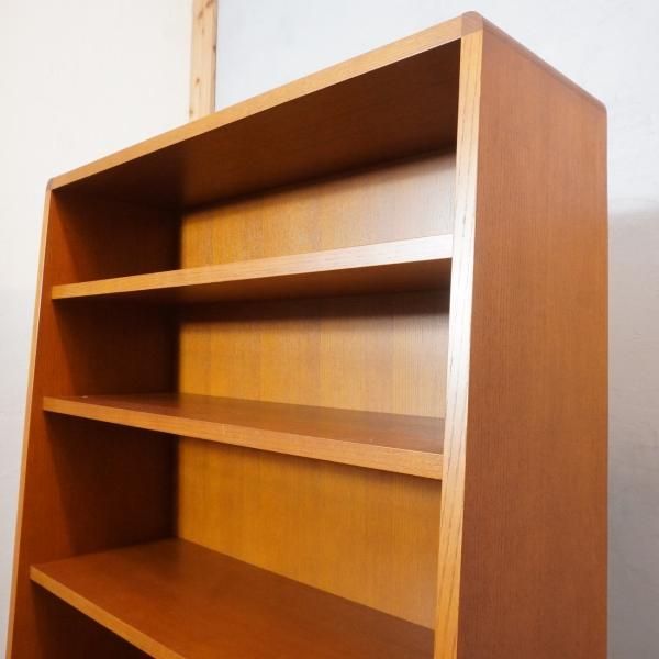 IDEE(イデー)のANTON(アントン) ブックシェルフです。モダンクラシック