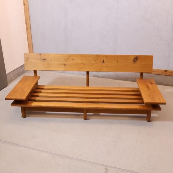 飛騨高山の家具メーカー キツツキマークの飛騨産業(HIDA)より森の