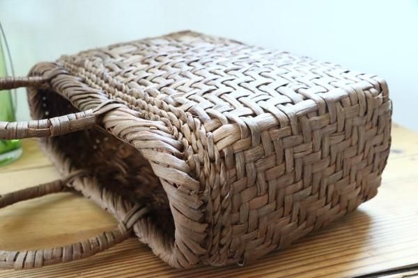 新潟県阿賀町産の山葡萄で編まれた”かごバック”です！山葡萄のツルを一