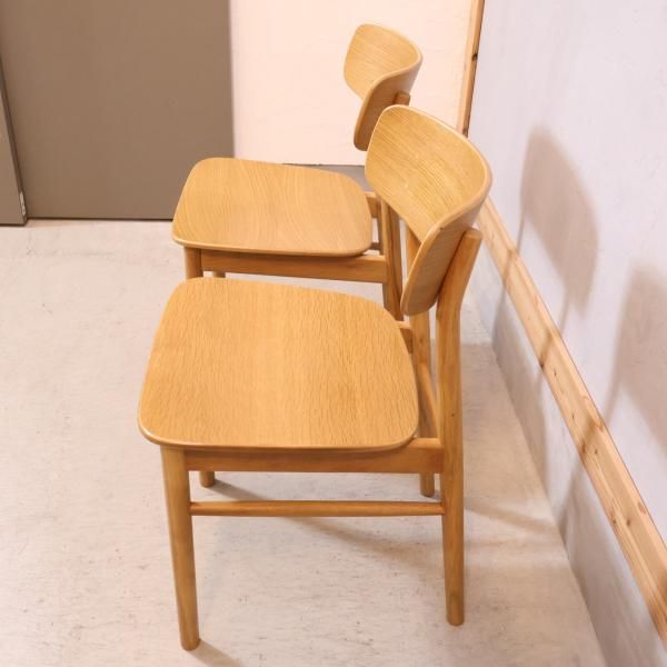 無印良品(MUJI)のオーク材を使用したラウンドチェア2脚セットです
